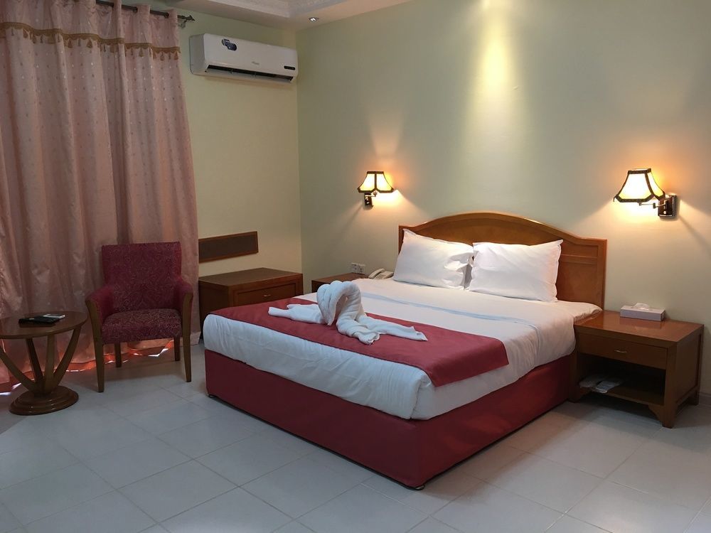 Oyo 366 Waves Hotel Ajman Exterior photo