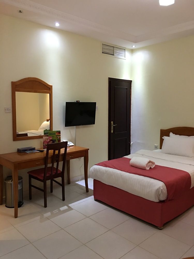Oyo 366 Waves Hotel Ajman Exterior photo