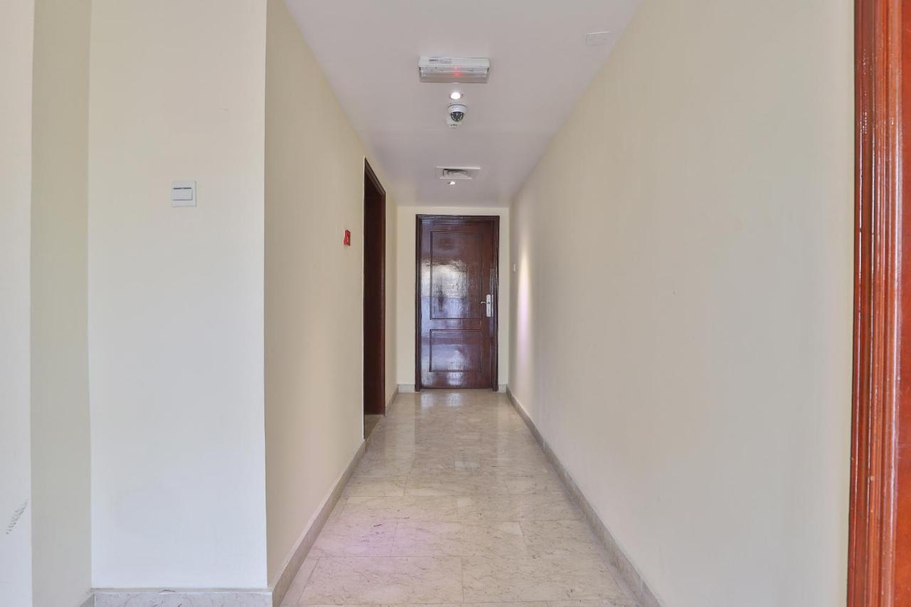 Oyo 366 Waves Hotel Ajman Exterior photo