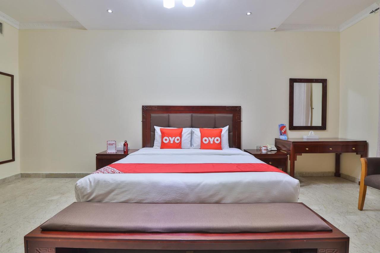 Oyo 366 Waves Hotel Ajman Exterior photo