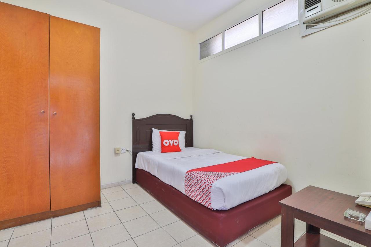 Oyo 366 Waves Hotel Ajman Exterior photo
