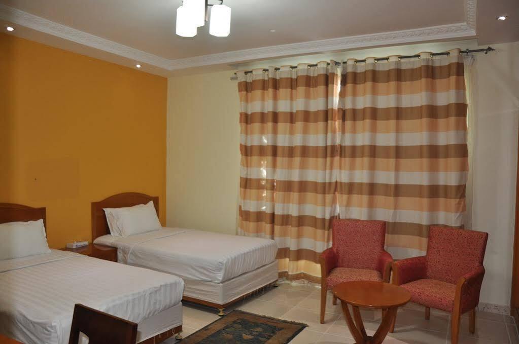 Oyo 366 Waves Hotel Ajman Exterior photo